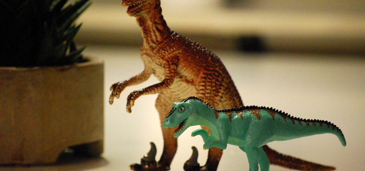 Dinosaur legetøj til børn i alle aldre: Fra plysset til realistisk